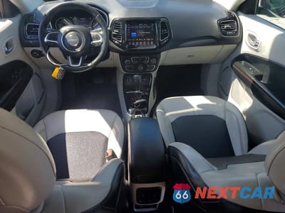 Zdjęcie 8 z 13 samochodu: 2021 JEEP CHEROKEE 4WD VIN:3C4NJCCBXMT573627 - miniatura