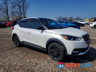 Czwarte zdjęcie samochodu z boku: 2020 NISSAN KICKS SR VIN:3N1CP5DV9LL509235 - miniatura