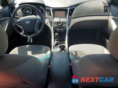 Zdjęcie 8 z 12 samochodu: 2011 HYUNDAI SONATA SE 2.0T VIN:5NPEC4AB8BH189331 - miniatura