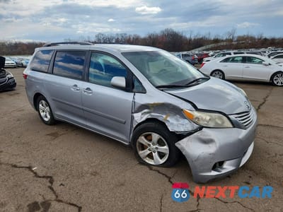 Czwarte zdjęcie samochodu z boku: 2015 TOYOTA SIENNA VIN:5TDKK3DC6FS542895 - miniatura