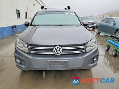 Piąte zdjęcie samochodu w środku: 2012 VOLKSWAGEN TIGUAN S VIN:WVGBV7AX8CW088341 - miniatura