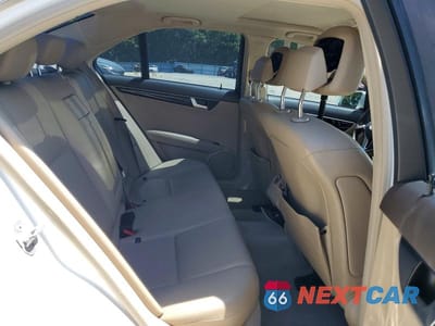 Zdjęcie 10 z 12 samochodu: 2013 MERCEDES-BENZ C 300 4MATIC VIN:WDDGF8AB4DR295431 - miniatura