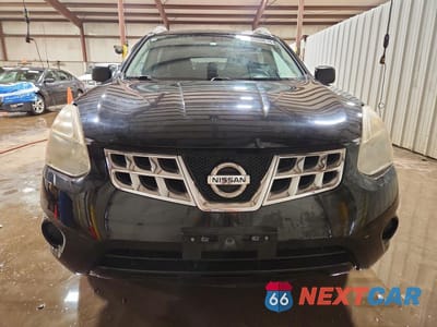 Piąte zdjęcie samochodu w środku: 2013 NISSAN ROGUE S VIN:JN8AS5MV5DW141333 - miniatura