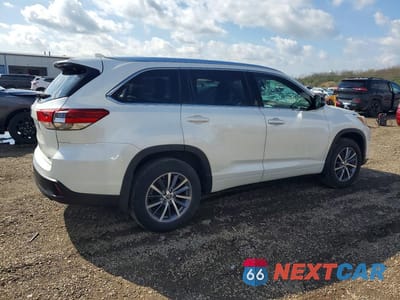 Trzecie zdjęcie samochodu z tyłu: 2018 TOYOTA HIGHLANDER XLE VIN:5TDJZRFH0JS525747 - miniatura