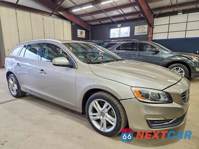 Czwarte zdjęcie samochodu z boku: 2015 VOLVO V60 PLATINUM VIN:YV1612SM9F1267136 - miniatura