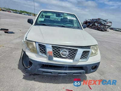 Piąte zdjęcie samochodu w środku: 2014 NISSAN FRONTIER S VIN:1N6BD0CT1EN744488 - miniatura