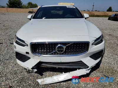 Piąte zdjęcie samochodu w środku: 2023 VOLVO V60 CROSS COUNTRY PLUS VIN:YV4L12WZ7P2107098 - miniatura