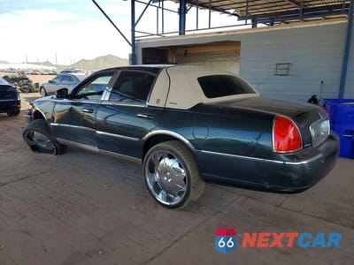 Drugie zdjęcie samochodu z przodu: 2003 LINCOLN TOWN CAR SIGNATURE VIN:1LNHM82W43Y655481 - miniatura