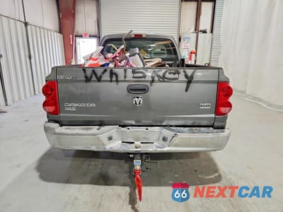 Zdjęcie 6 z 13 samochodu: 2005 DODGE DAKOTA QUAD SLT VIN:1D7HE48N25S165920 - miniatura
