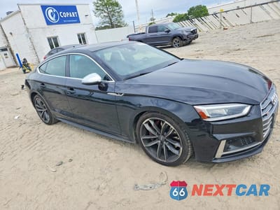 Czwarte zdjęcie samochodu z boku: 2018 AUDI S5 PRESTIGE VIN:WAUC4CF53JA045027 - miniatura