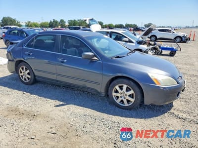Czwarte zdjęcie samochodu z boku: 2005 HONDA ACCORD EX VIN:1HGCM66555A039256 - miniatura