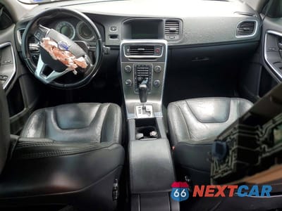 Zdjęcie 8 z 12 samochodu: 2012 VOLVO S60 T5 VIN:YV1622FS7C2140669 - miniatura