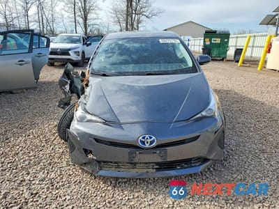 Piąte zdjęcie samochodu w środku: 2016 TOYOTA PRIUS TWO VIN:JTDKBRFU2G3003203 - miniatura