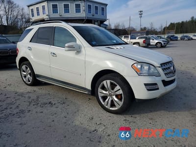 Czwarte zdjęcie samochodu z boku: 2011 MERCEDES-BENZ ML 350 4MATIC VIN:4JGBB8GB8BA642905 - miniatura