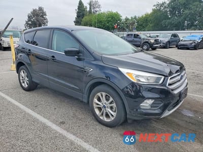Czwarte zdjęcie samochodu z boku: 2017 FORD ESCAPE SE VIN:1FMCU0GD4HUA94894 - miniatura