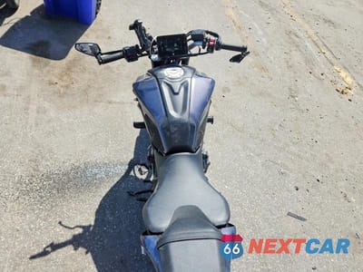 Zdjęcie 6 z 9 samochodu: 2024 YAMAHA MT07 VIN:JYARM32E7RA010453 - miniatura