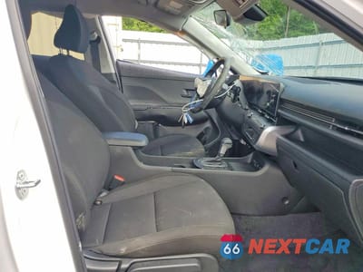 Zdjęcie 7 z 14 samochodu: 2025 HYUNDAI KONA SEL VIN:KM8HB3AB4SU311131 - miniatura