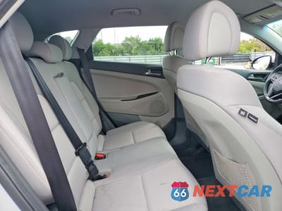 Zdjęcie 10 z 12 samochodu: 2018 HYUNDAI TUCSON SE VIN:KM8J23A44JU671873 - miniatura