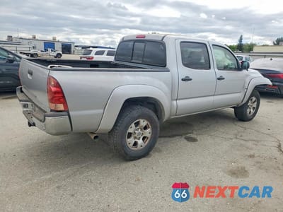 Trzecie zdjęcie samochodu z tyłu: 2005 TOYOTA TACOMA PRERUNNER V6 VIN:5TEJU62N25Z117560 - miniatura