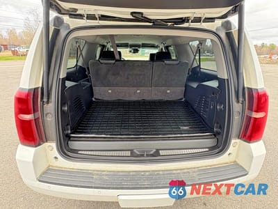 Zdjęcie 7 z 11 samochodu: 2016 CHEVROLET SUBURBAN K1500 LT VIN:1GNSKHKC5GR468229 - miniatura