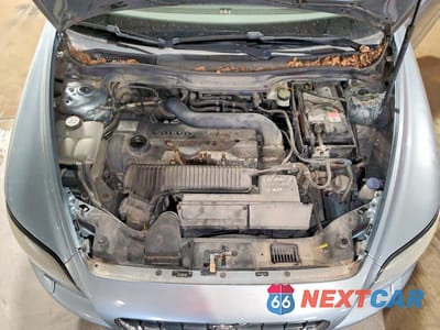 Zdjęcie 11 z 12 samochodu: 2010 VOLVO C70 T5 VIN:YV1672MC8AJ090770 - miniatura