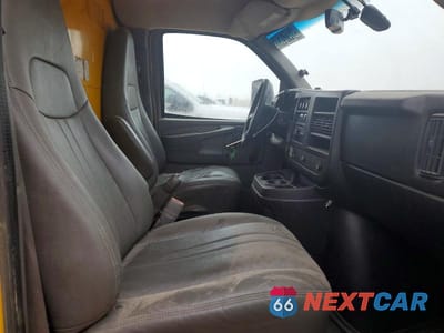 Zdjęcie 10 z 12 samochodu: 2012 GMC SAVANA BOX TRUCK VIN:1GD374CG7C1905063 - miniatura