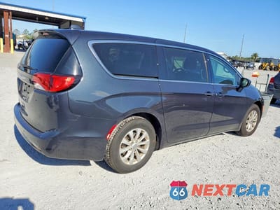 Trzecie zdjęcie samochodu z tyłu: 2019 CHRYSLER PACIFICA TOURING PLUS VIN:2C4RC1FG3KR734147 - miniatura