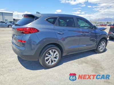 Trzecie zdjęcie samochodu z tyłu: 2021 HYUNDAI TUCSON SE VIN:KM8J23A42MU384617 - miniatura