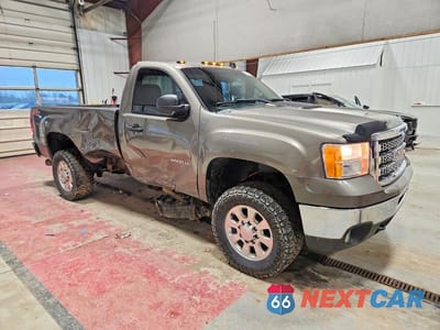Czwarte zdjęcie samochodu z boku: 2013 GMC SIERRA K2500 SLE VIN:1GT020C86DF147101 - miniatura
