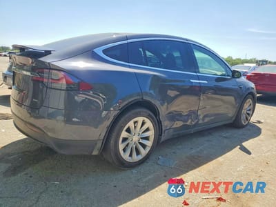 Trzecie zdjęcie samochodu z tyłu: 2017 TESLA MODEL X VIN:5YJXCDE23HF052212 - miniatura