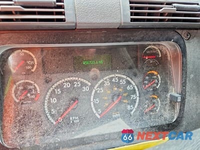 Zdjęcie 8 z 10 samochodu: 2019 FREIGLINER CASCADIA 125 VIN:3AKJGLDR0KDJW1798 - miniatura