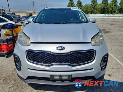 Piąte zdjęcie samochodu w środku: 2017 KIA SPORTAGE EX VIN:KNDPN3AC0H7243403 - miniatura