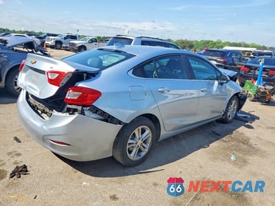 Trzecie zdjęcie samochodu z tyłu: 2017 CHEVROLET CRUZE LT VIN:1G1BE5SM1H7168569 - miniatura