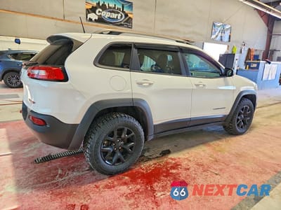 Trzecie zdjęcie samochodu z tyłu: 2016 JEEP CHEROKEE TRAILHAWK VIN:1C4PJMBS6GW334560 - miniatura