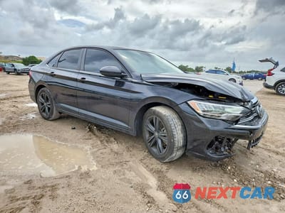 Czwarte zdjęcie samochodu z boku: 2024 VOLKSWAGEN JETTA SE VIN:3VW7M7BU8RM070946 - miniatura