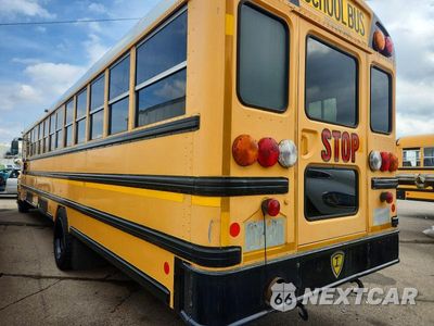 Trzecie zdjęcie samochodu z tyłu: 2011 IC CORPORATION CE SERIES SCHOOL - SCHOOL BUS VIN:4DRBUAAN8BB253082 - miniatura