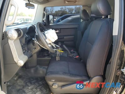 Zdjęcie 7 z 13 samochodu: 2007 TOYOTA FJ CRUISER BASE VIN:JTEBU11F570014519 - miniatura