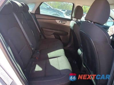 Zdjęcie 10 z 12 samochodu: 2019 KIA FORTE LXS VIN:3KPF24AD0KE111591 - miniatura