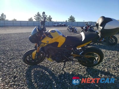 Trzecie zdjęcie samochodu z tyłu: 2015 YAMAHA FZ09 VIN:JYARN33E9FA007609 - miniatura