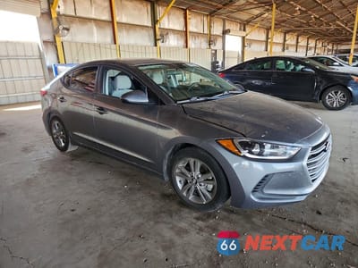 Czwarte zdjęcie samochodu z boku: 2018 HYUNDAI ELANTRA SEL VIN:5NPD84LF0JH367647 - miniatura