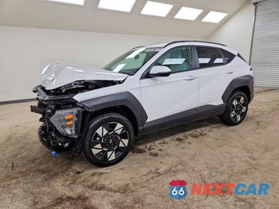 2025 HYUNDAI KONA SEL KM8HBCAB0SU308713 - główne zdjęcie licytacji z USA - miniatura