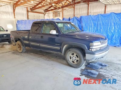 Czwarte zdjęcie samochodu z boku: 2000 CHEVROLET SILVERADO K1500 VIN:1GCEK19VXYE209443 - miniatura