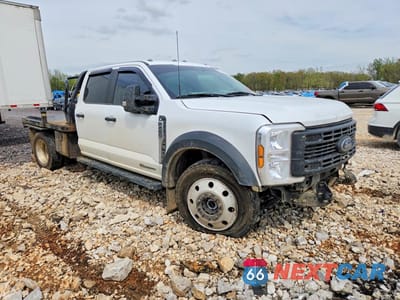 Czwarte zdjęcie samochodu z boku: 2024 FORD F450 VIN:1FT8W4DT7REE46529 - miniatura