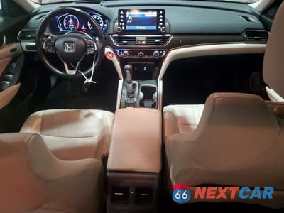 Zdjęcie 8 z 13 samochodu: 2018 HONDA ACCORD TOURING VIN:1HGCV1F99JA216131 - miniatura