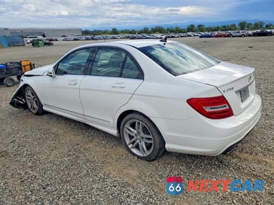 Drugie zdjęcie samochodu z przodu: 2014 MERCEDES-BENZ C 250 VIN:WDDGF4HB5EG196001 - miniatura
