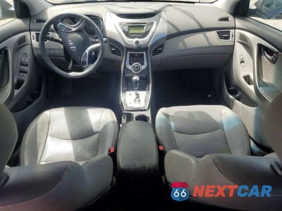 Zdjęcie 8 z 12 samochodu: 2012 HYUNDAI ELANTRA LIMITED VIN:KMHDH4AE7CU257063 - miniatura