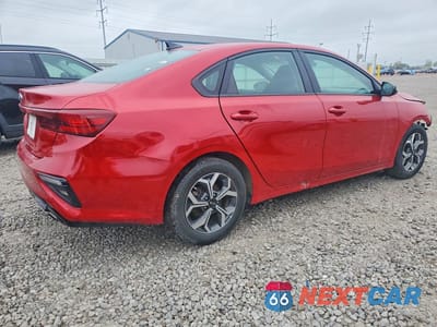 Trzecie zdjęcie samochodu z tyłu: 2020 KIA FORTE LXS VIN:3KPF24AD4LE248017 - miniatura