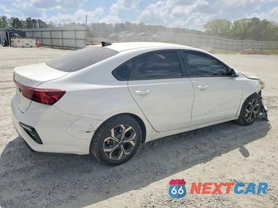 Trzecie zdjęcie samochodu z tyłu: 2021 KIA FORTE LXS VIN:3KPF24AD3ME299316 - miniatura