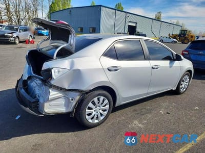 Trzecie zdjęcie samochodu z tyłu: 2019 TOYOTA COROLLA LE VIN:2T1BURHE2KC146989 - miniatura