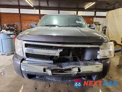 Piąte zdjęcie samochodu w środku: 2010 CHEVROLET SILVERADO K1500 LS VIN:3GCRKREAXAG276996 - miniatura